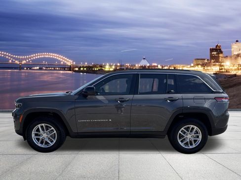 New 2025 Jeep Grand Cherokee Laredo w/ Luxury Tech Group I image 2