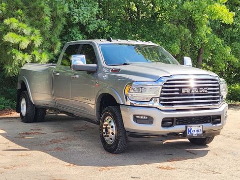 Used 2023 RAM 3500 Limited AWD/4WD image 3