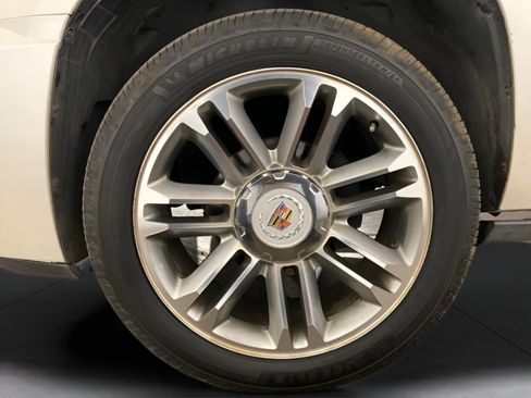 Used 2013 Cadillac Escalade Premium AWD/4WD image 21