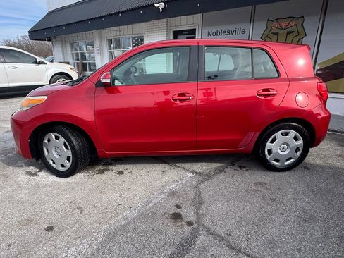 Used 2010 Scion xD 5-Door image 3