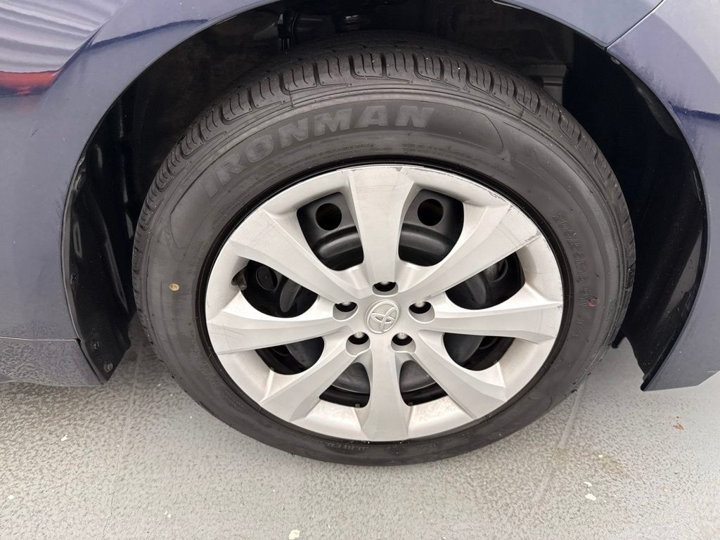 Used 2024 Toyota Corolla LE FWD image 17