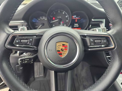Used 2022 Porsche Macan image 23