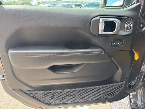 Used 2021 Jeep Wrangler Unlimited Sahara image 15