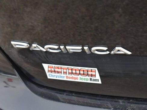 Used 2025 Chrysler Pacifica Select FWD image 18
