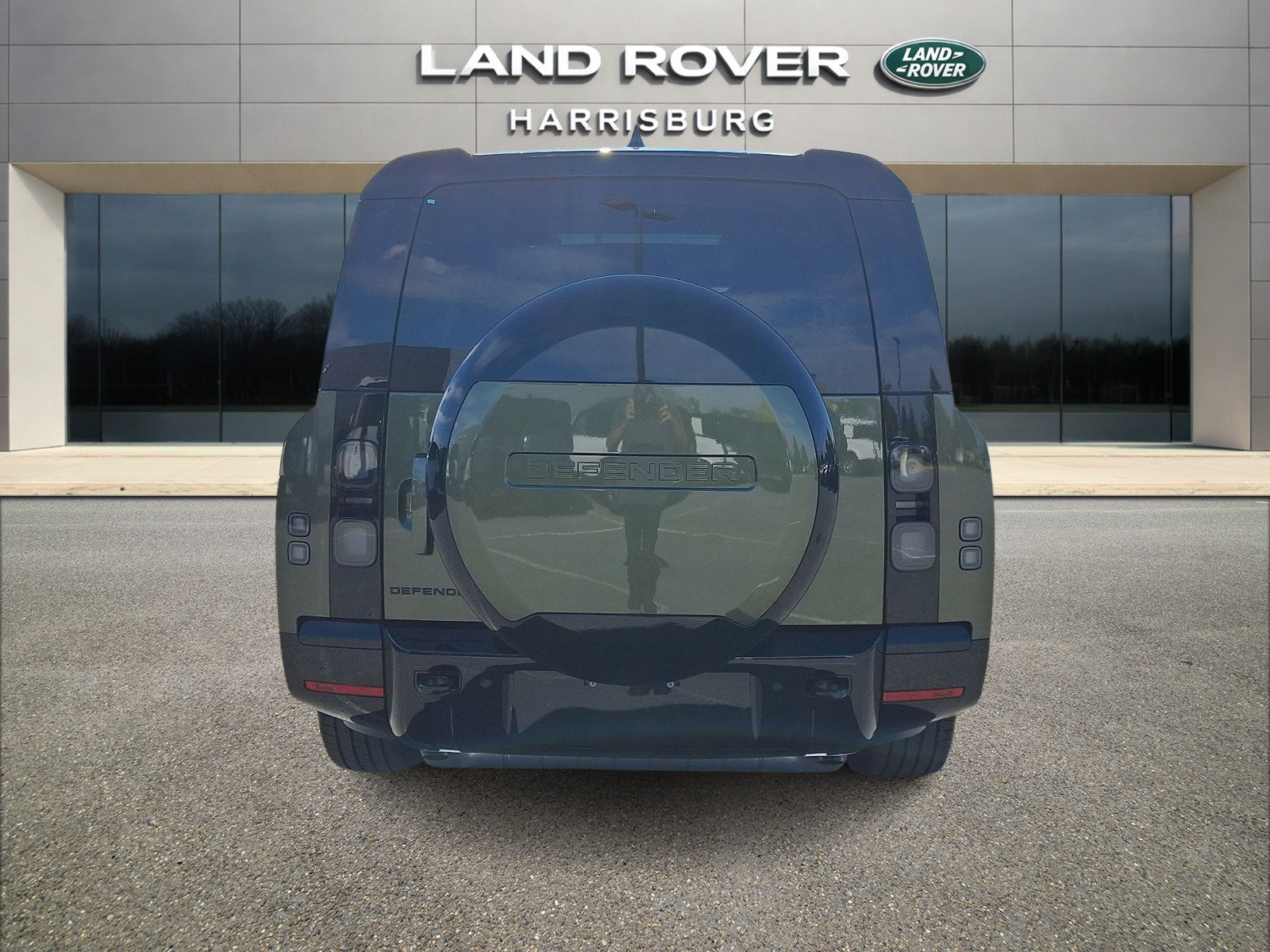 New 2026 Land Rover Defender 130 X-Dynamic SE AWD/4WD image 3