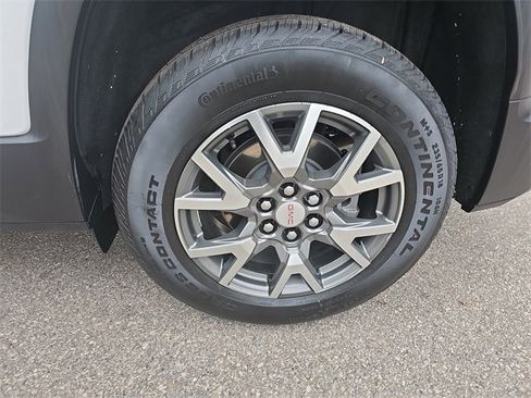 Certified 2022 GMC Acadia SLE w/ Driver Convenience Package image 35