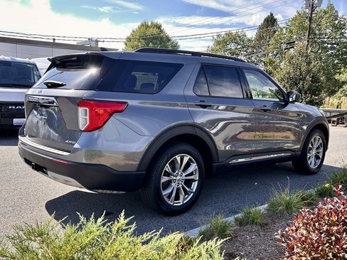 Used 2023 Ford Explorer XLT w/ Equipment Group 202A image 13