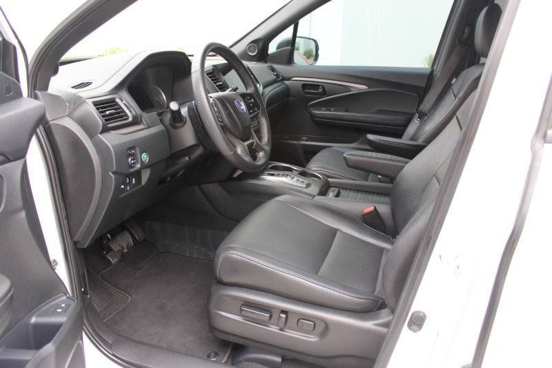 Used 2023 Honda Passport EX-L image 9