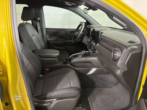Used 2023 Chevrolet Colorado Trail Boss w/ Technology Package image 16