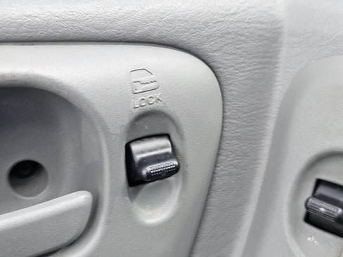 Used 2006 Dodge Grand Caravan SXT FWD image 24