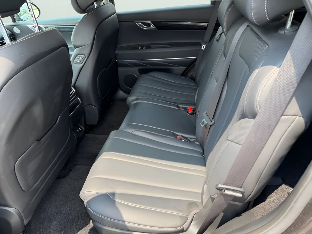 Used 2025 Genesis GV80 2.5T Standard AWD/4WD image 11