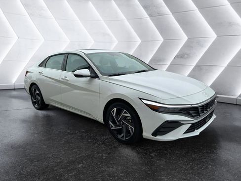 New 2026 Hyundai Elantra Limited FWD image 3