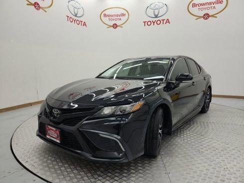 Used 2024 Toyota Camry SE image 2