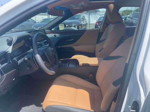 Used 2023 Lexus ES 250 w/ Premium Package AWD/4WD image 13