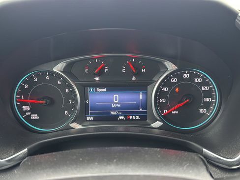 Used 2020 Chevrolet Equinox LT w/ Driver Convenience Package image 16