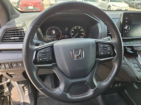 Used 2025 Honda Odyssey Sport-L image 17