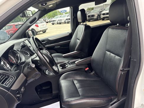 Used 2018 Dodge Grand Caravan GT FWD image 11