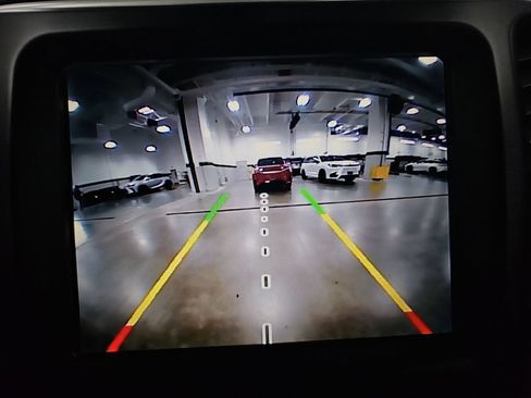 Used 2017 Jeep Cherokee Overland w/ Technology Group AWD/4WD image 25