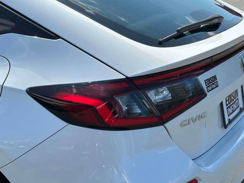 Used 2022 Honda Civic Sport image 8