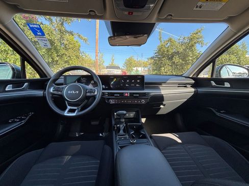 Used 2025 Kia K5 LXS image 32
