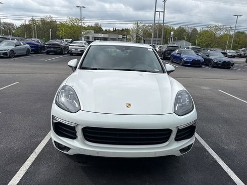 Used 2016 Porsche Cayenne AWD/4WD image 2