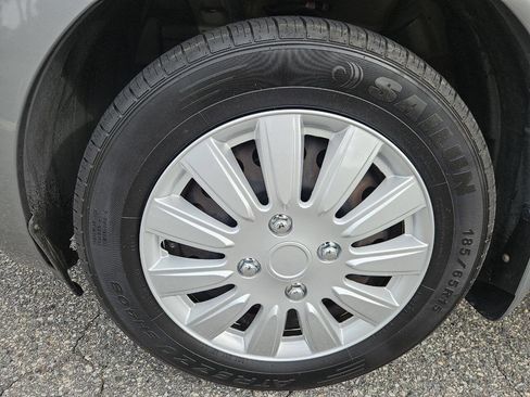 Used 2015 Nissan Versa Note SV FWD image 25