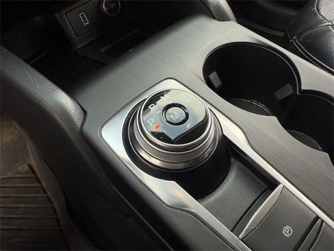 Used 2020 Ford Escape Titanium image 20