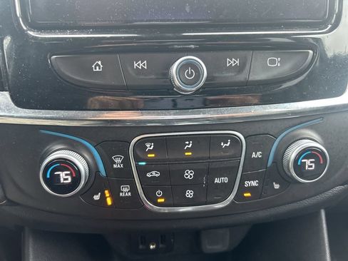 Used 2018 Chevrolet Traverse LT w/ LPO, Floor Liner Package AWD/4WD image 6