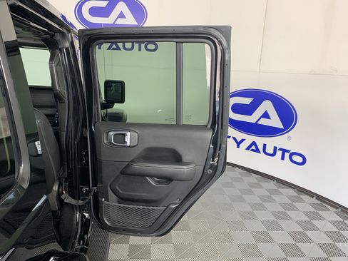 Used 2023 Jeep Wrangler Unlimited Sahara w/ Cold Weather Group AWD/4WD image 37