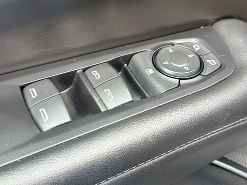 Used 2025 Chevrolet Suburban LT AWD/4WD image 15