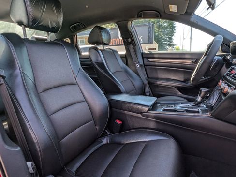 Used 2018 Honda Accord Sport image 40