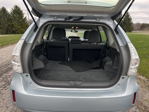 Used 2012 Toyota Prius V Three image 9