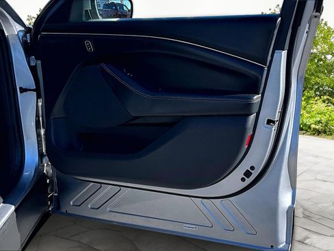 Used 2021 Ford Mustang Mach-E Select image 24