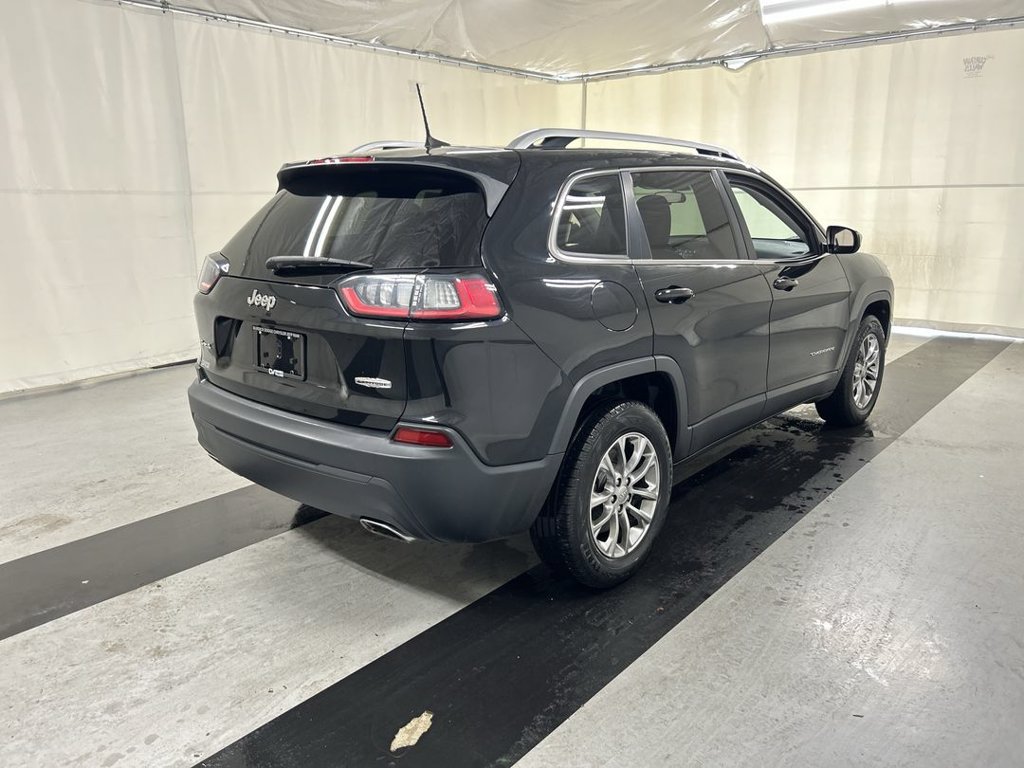 Used 2019 Jeep Cherokee Latitude Plus w/ Cold Weather Group AWD/4WD image 2