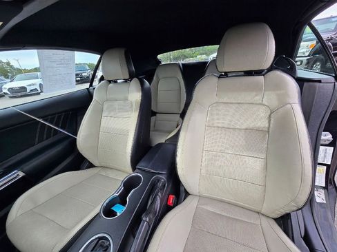 Used 2018 Ford Mustang Premium image 23