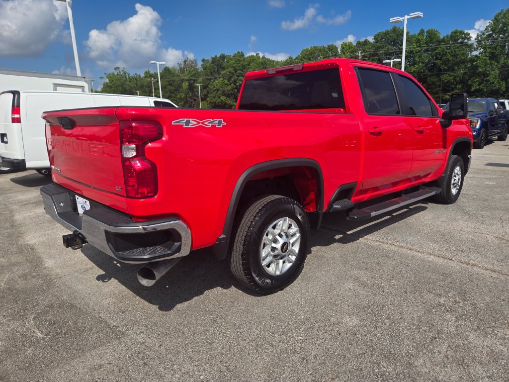 Used 2025 Chevrolet Silverado 2500 LT w/ Convenience Package AWD/4WD image 4
