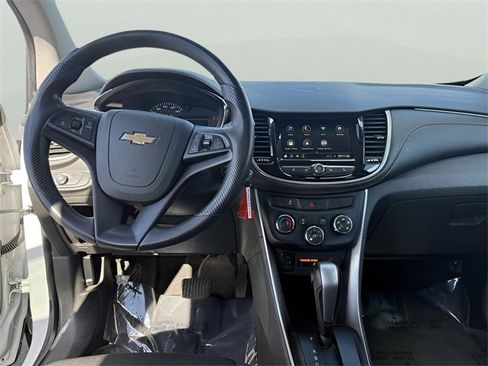 Used 2020 Chevrolet Trax LT image 19