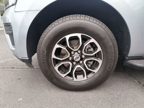 Used 2024 Ford Expedition XLT image 10