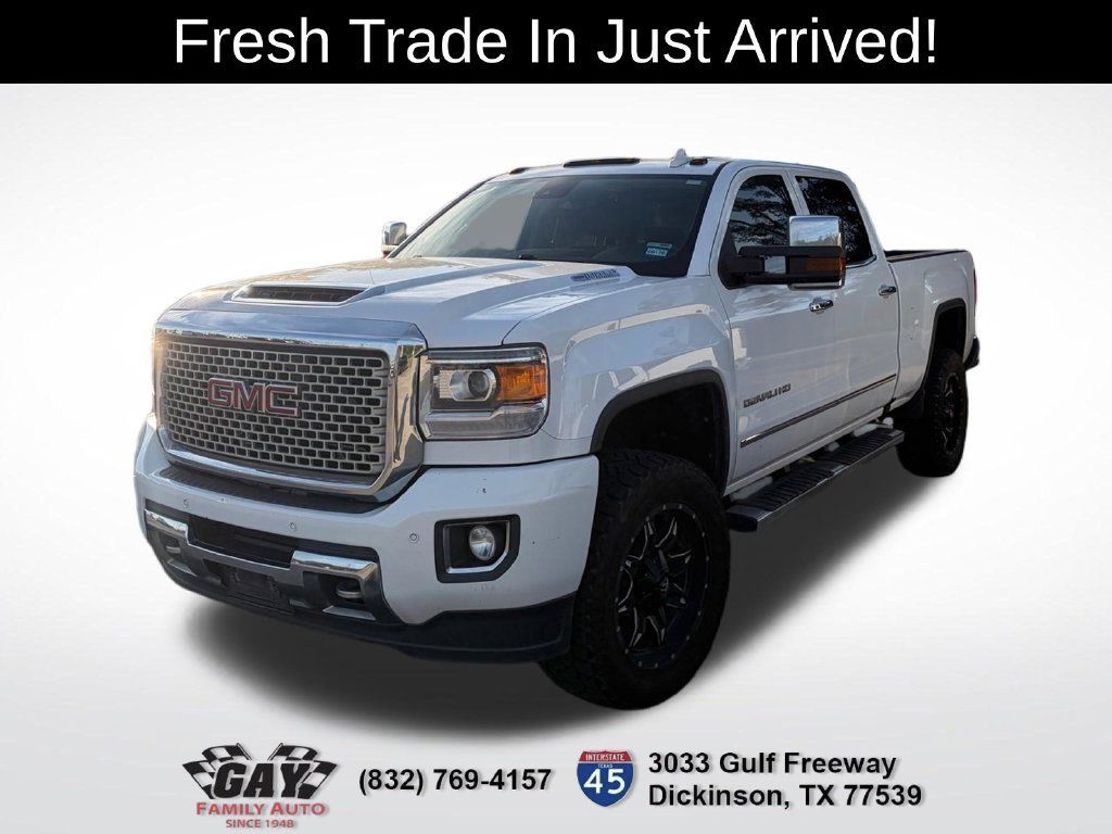 Used 2017 GMC Sierra 2500 Denali w/ Duramax Plus Package AWD/4WD image 3