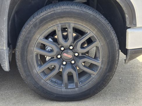 Used 2025 GMC Sierra 1500 Elevation RWD image 9
