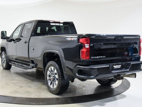 Used 2024 Chevrolet Silverado 2500 Custom w/ Custom Value Package image 6