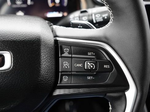 Certified 2023 Jeep Grand Cherokee Altitude image 29