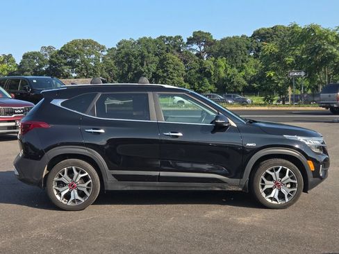 Used 2023 Kia Seltos SX w/ SX Sunroof Package AWD/4WD image 3