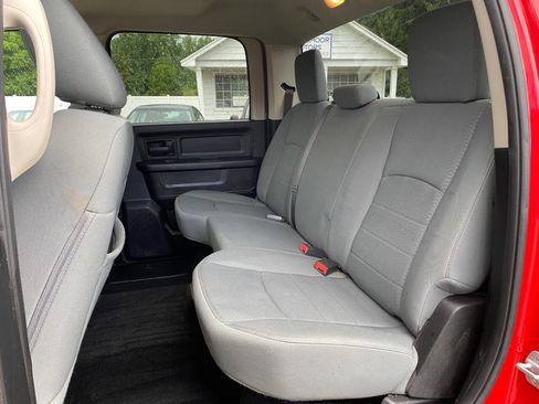 Used 2013 RAM 2500 Tradesman w/ Chrome Appearance Group image 16