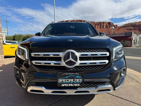 Used 2022 Mercedes-Benz GLB 250 4MATIC w/ Premium Package Lite image 29