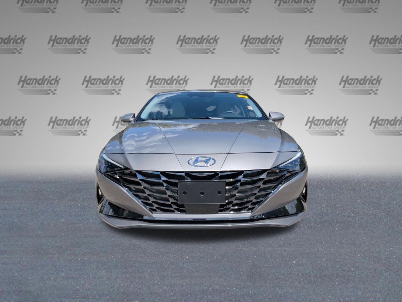 Used 2022 Hyundai Elantra Limited FWD image 5