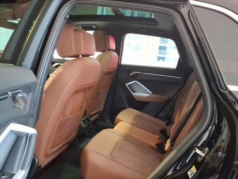 Certified 2025 Audi Q3 2.0T Premium image 17