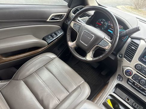 Used 2019 GMC Yukon Denali w/ Denali Ultimate Package image 16