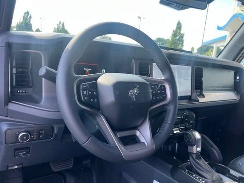 Used 2026 Ford Bronco Badlands AWD/4WD image 18