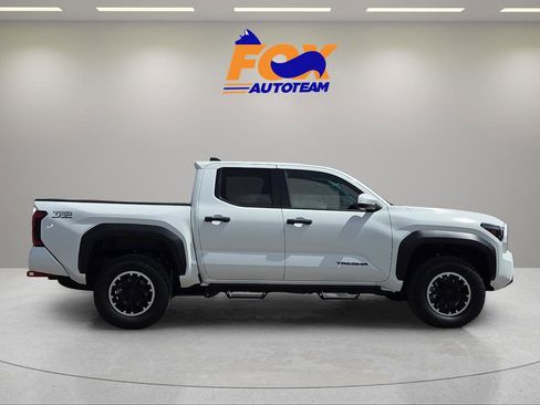 New 2026 Toyota Tacoma TRD Off-Road image 5